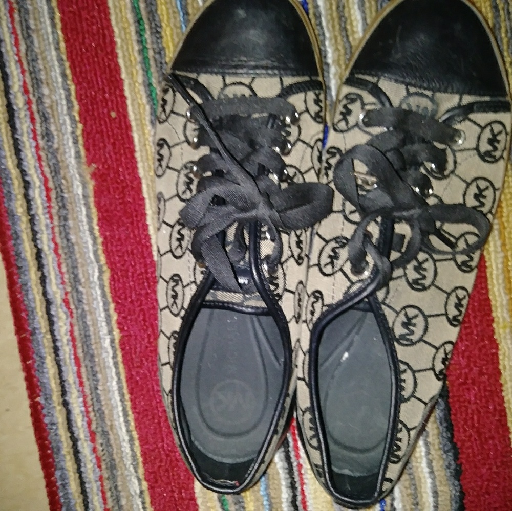 Size 9 MICHAEL KORS SHOES